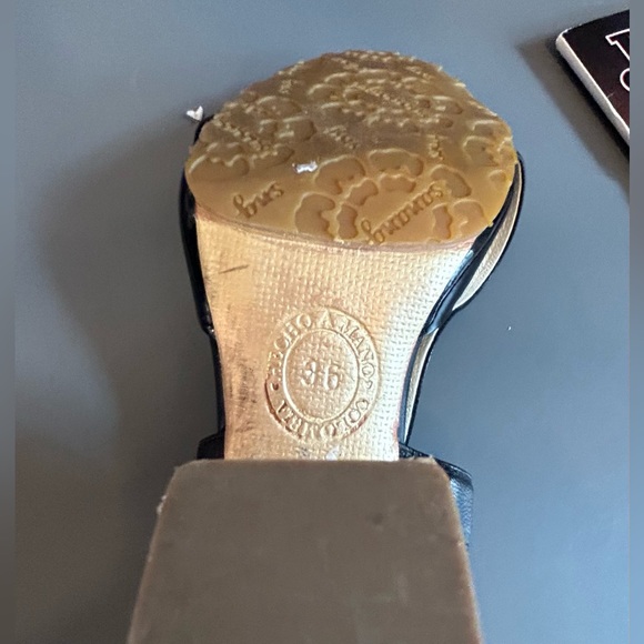 Gorgeous and unique black and silver statement shoes. Made in Columbia-Size 36 - Picture 4 of 6